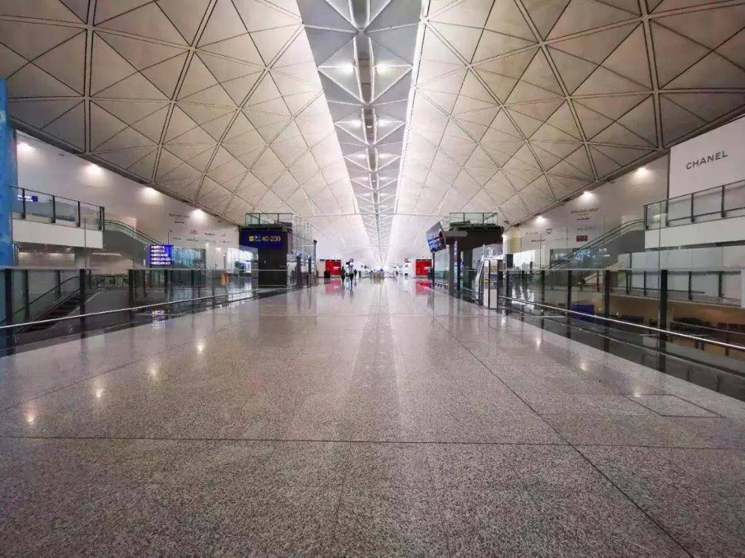 今日的香港機場，全無往日繁忙的景象