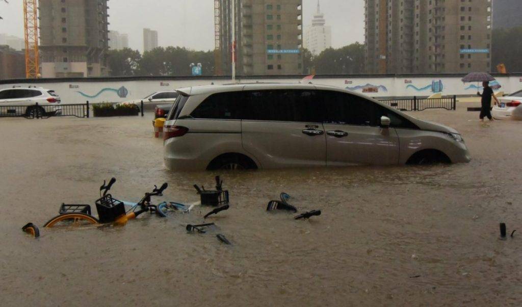 市內很多街道水浸。