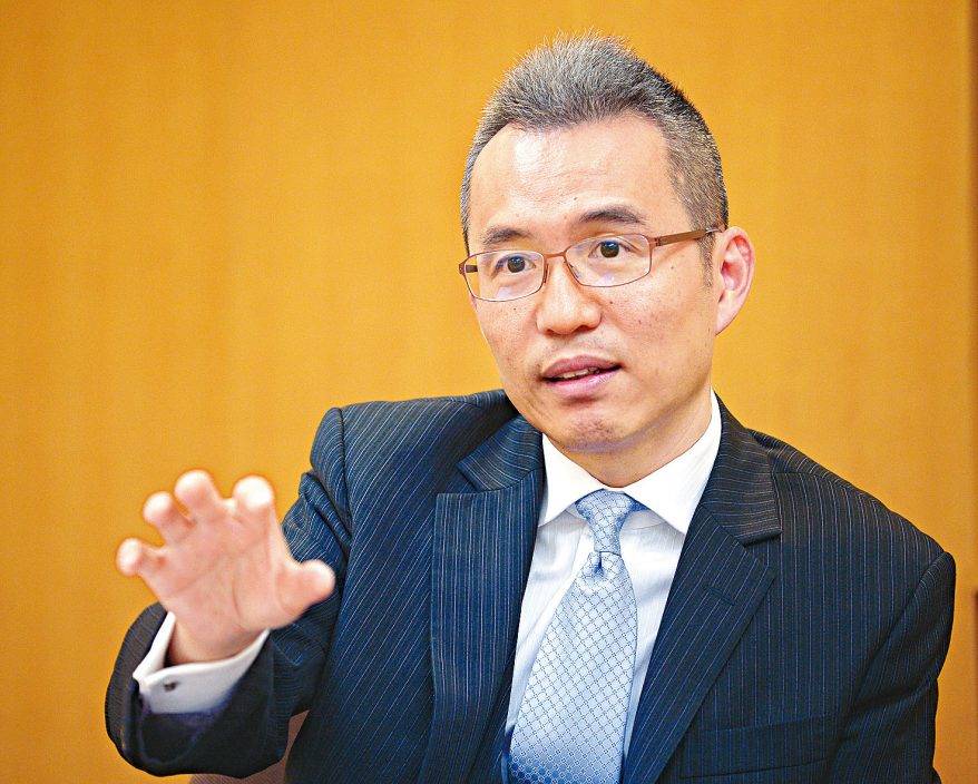 梁卓然任內事故不斷,引起不少爭議。