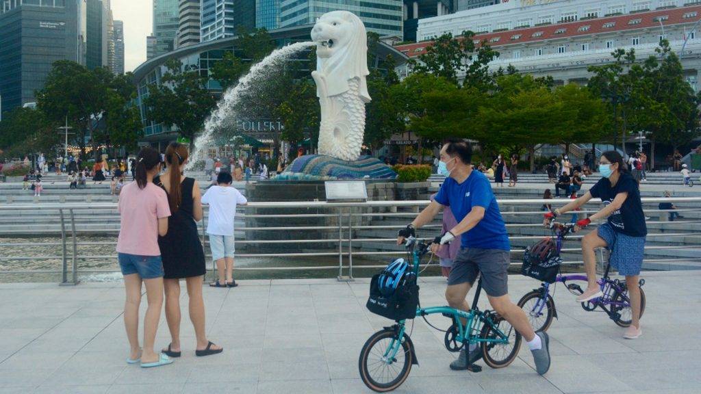 新加坡兩個月內確診病例激增近9萬例。
