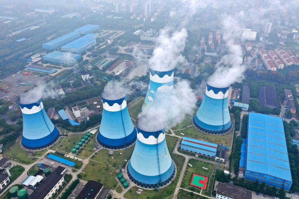 國務院下令放寬電價漲跌幅及加快儲能能力建設。AP圖片