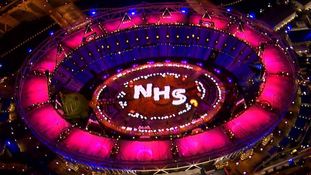2012年倫敦奧運會開幕式致敬NHS。