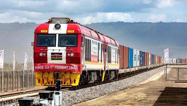 由中國鐵建承建的東部非洲最長鐵路：肯尼亞內馬鐵路。