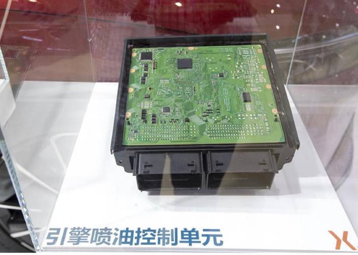 2021年11月9日，上海，第四屆進博會，安世半導體（Nexperia）展台，汽車芯片：引擎噴油控制單元。