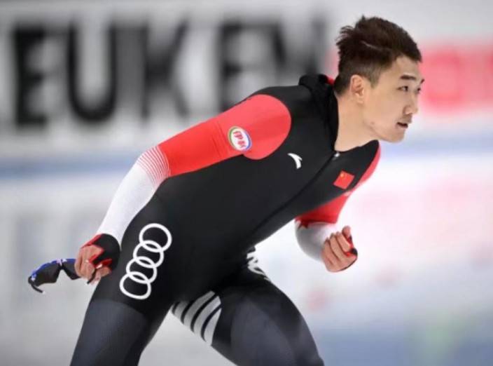 On November 12, 2021, in the men's 500m Group A final of the ISU Speed ​​Skating World Cup, China's Gao Tingyu won the championship with a time of 34.26 seconds.