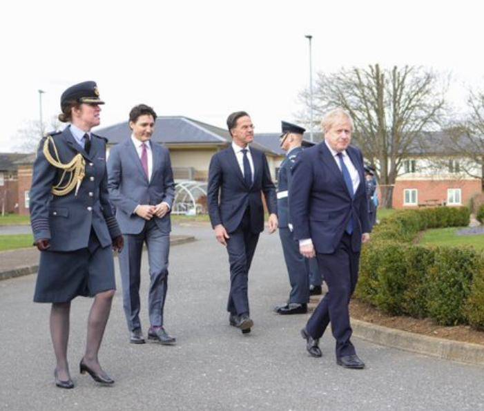 荷蘭首相與英國首相、加拿大總理3月7日舉行了會議。