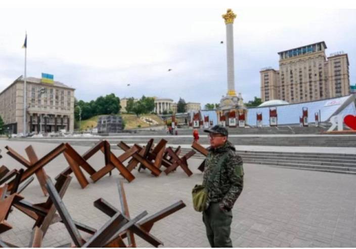 李成零在基輔革命廣場。