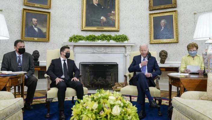 美國總統拜登烏克蘭總統澤連斯基見面。