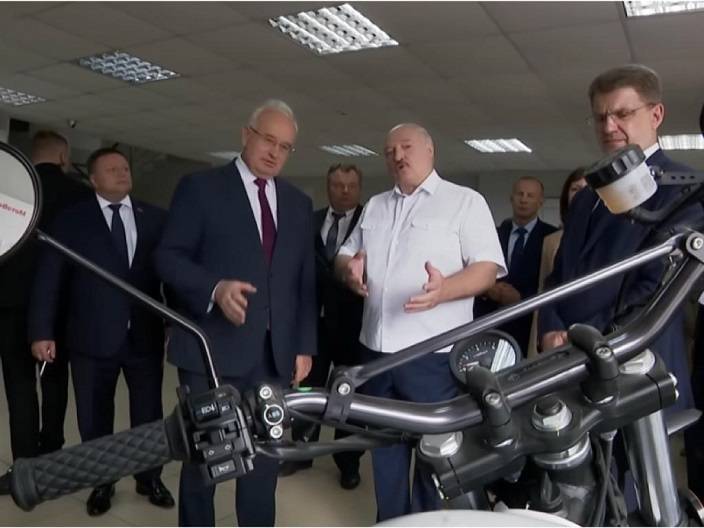 「國產」摩托車零件全來自中國激嬲盧卡申科。