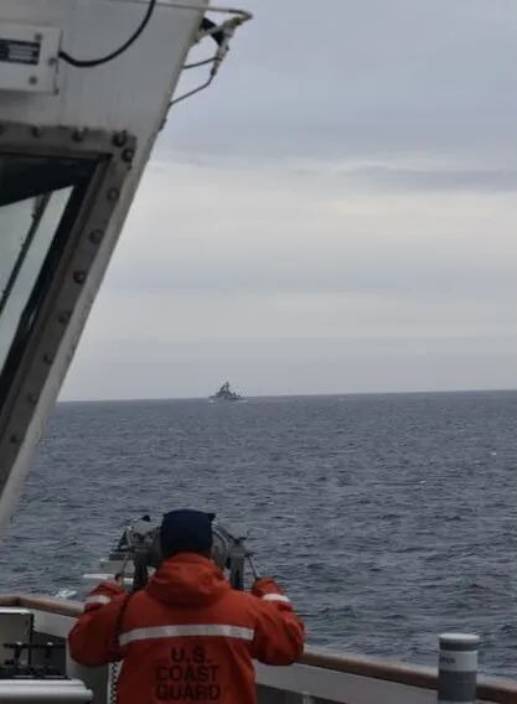 美國海岸警衛隊稱，19日在白令海域拍攝到中國055型導彈驅逐艦。