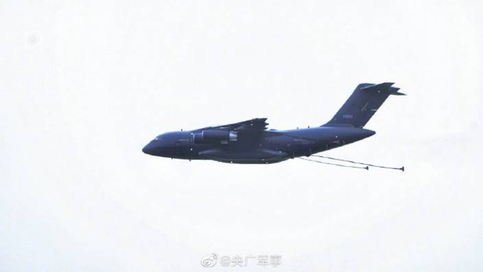 運油-20是首次振翅中國航展，展示了大坡度機動、拖曳通場、軟管回收等多個動作。
