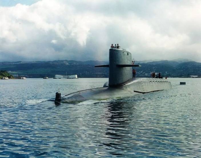 美國第一艘彈道導彈核潛艇SSBN-598「喬治•華盛頓號」。