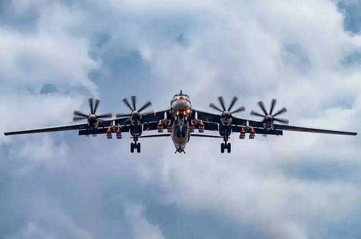 俄羅斯圖-95MS戰略轟炸機。