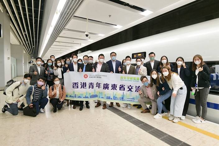 民青局首個大灣區青年交流團出發前往廣東省交流。
