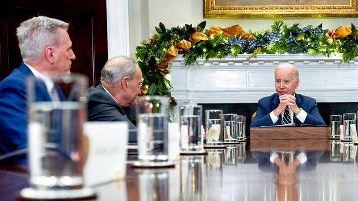 美國總統拜登會見今屆議長麥卡錫(圖左)。AP圖片