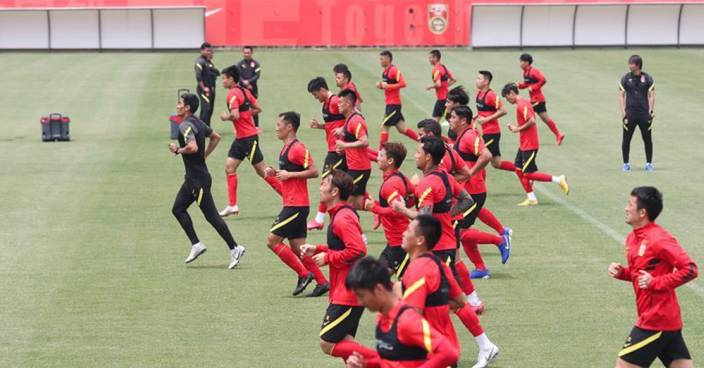 Chinese men's national football team starts training in Shanghai amid CSL break