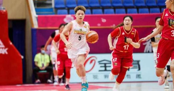Feature: From university to pro, WCBA top draft Fang comes into spotlight