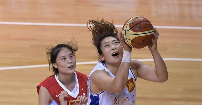 Feature: Li Meng chases basketball dream despite challenges