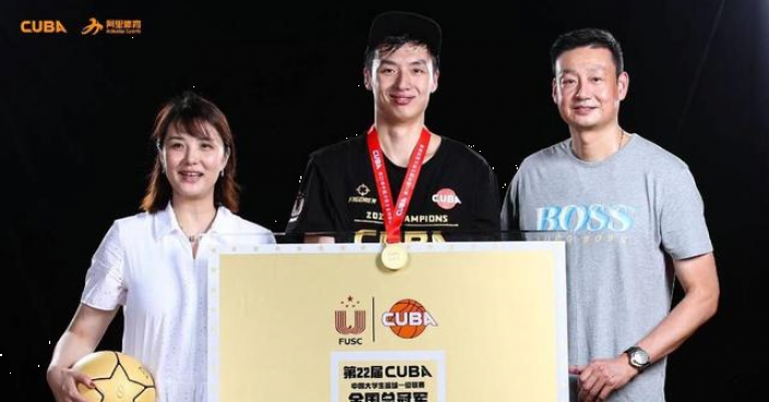 Profile: Stepping out of his father's shadow, Zheng makes name for himself