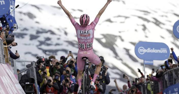 Pogacar leads Giro by nearly 7 minutes after stunning win in Giro&#8217;s Queen stage