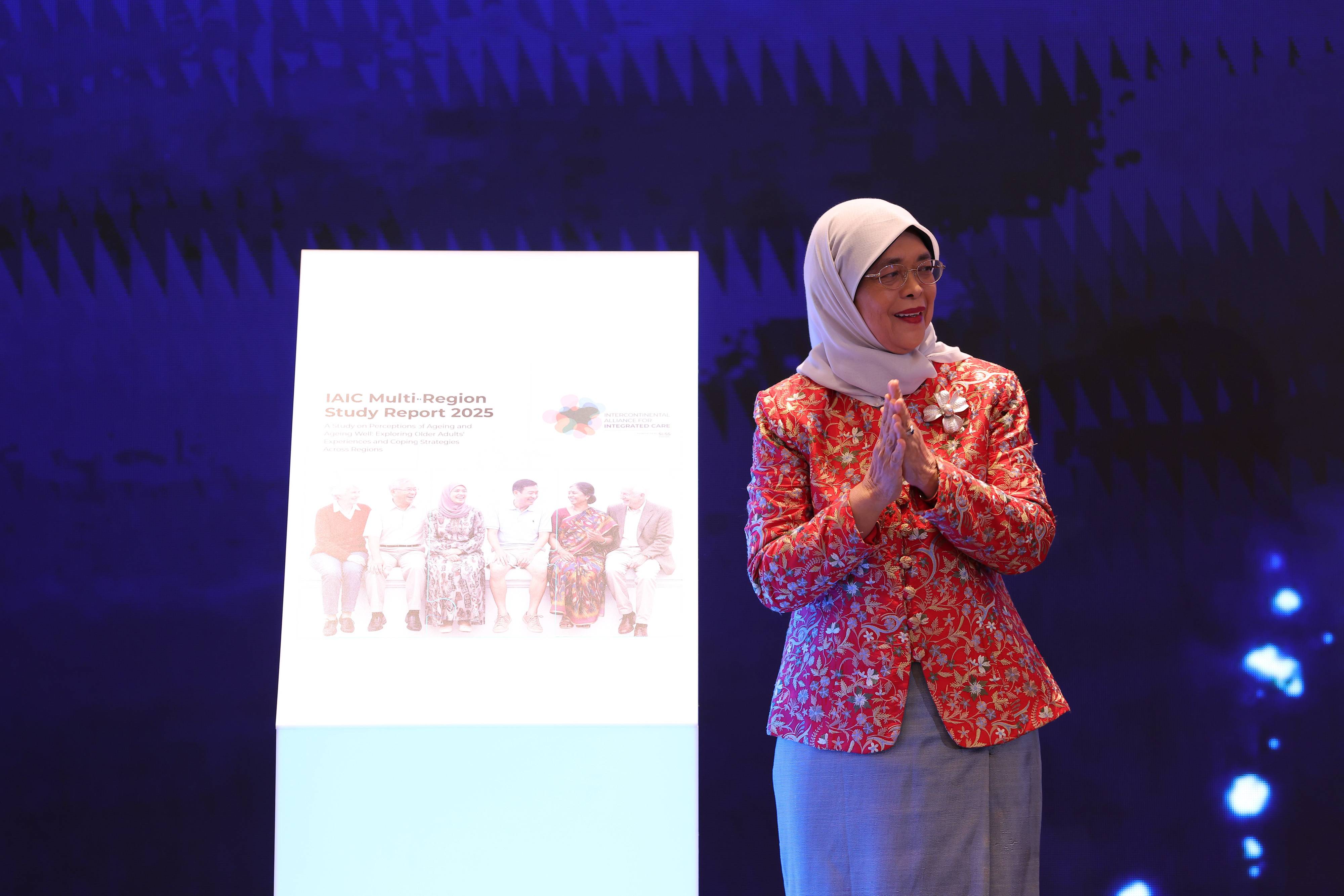 Guest-of-Honour, Mdm Halimah Yacob, Chancellor, SUSS, at the official launch of the IAIC Multi-Region study. 