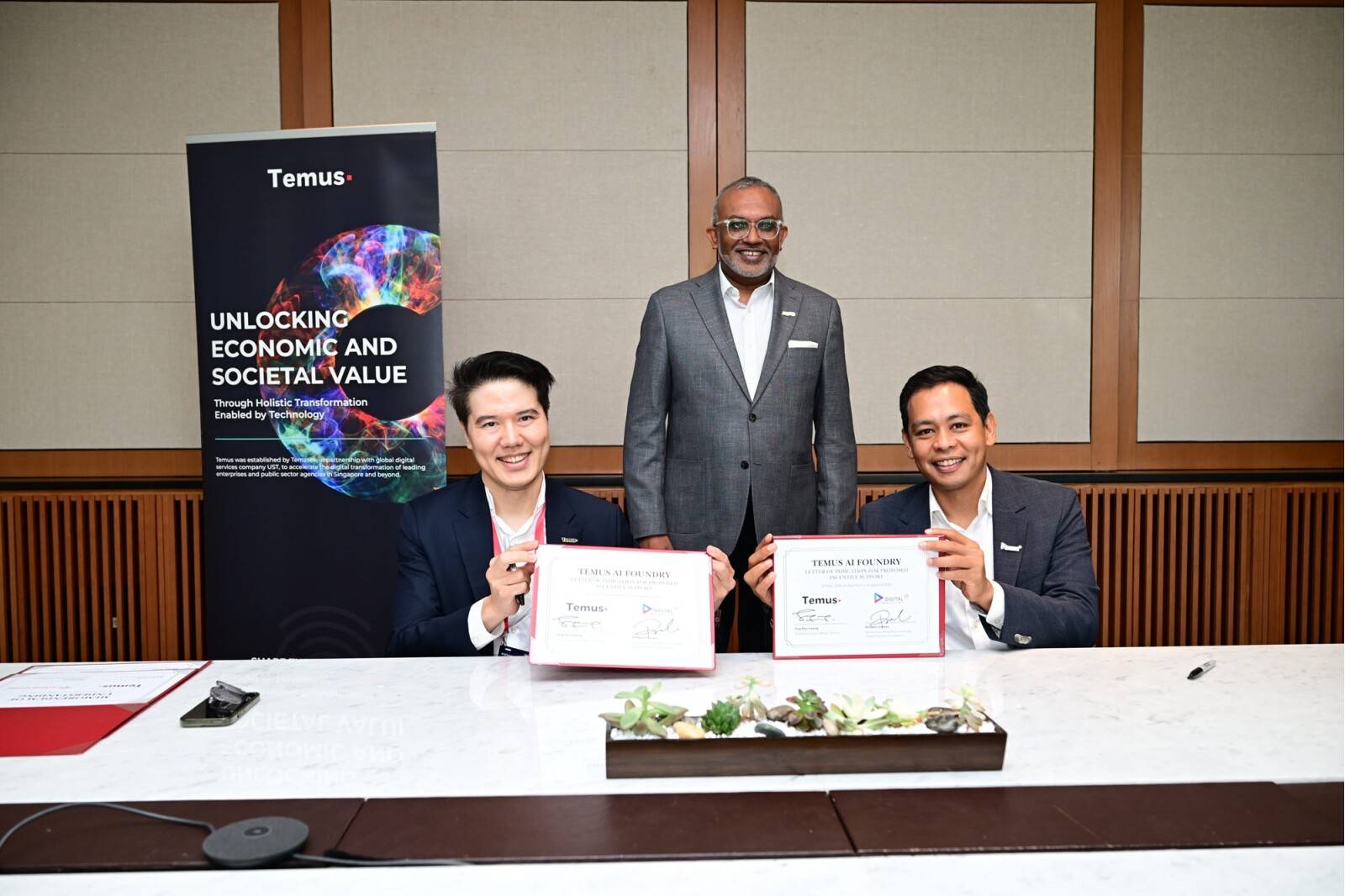 (from Left to Right) Sng Ren Yeong, Chief Executive Officer, Temus; Kiren Kumar, Deputy Chief Executive Officer, Development, Infocomm Media Development Authority; Philbert Gomez, Senior Vice President, Executive Director and Head, Digital Industry Singapore 
