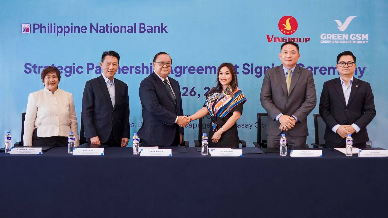Mr. Edwin R. Bautista, President and Chief Executive Officer of Philippine National Bank (third from left); Ms. Thuy Vu Dropsey, Chief Corporate Development & Strategic Finance Officer at Vingroup (third from right); and Mr. Dao Quy Phi, Managing Director of Green SM Southeast Asia (far right), together with representatives of the parties at the partnership signing ceremony between Green GSM and Philippine National Bank. Under the partnership, PNB provided a PHP 2 billion credit facility to support Green GSM's operational expansion and fleet growth in the Philippines. The facility supported Green GSM's fleet expansion and operating capacity in the Philippines. 