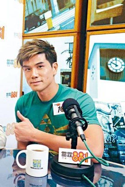 伍允龍首次承認與鍾嘉欣有過一段情 | 娛圈事