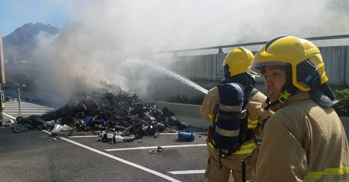 沙田醫院附近雜物起火 消防灑水救熄