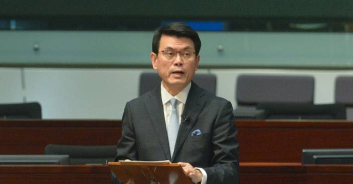 邱騰華: 2019年有不少陰霾 尋求貿易戰對香港的影響