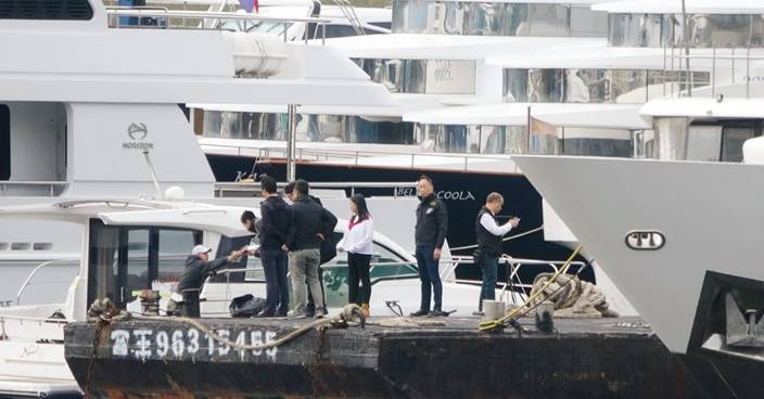 反黑聯同海事處掃觀塘碼頭 拖6違泊駁艇無人被捕
