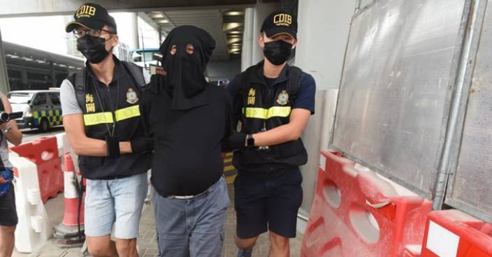 海關機場檢230萬元可卡因  76歲旅客「斷正」被捕