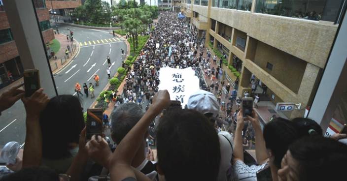 沙田遊行 大會: 11.5萬人參加 警方: 高峰時2.8萬