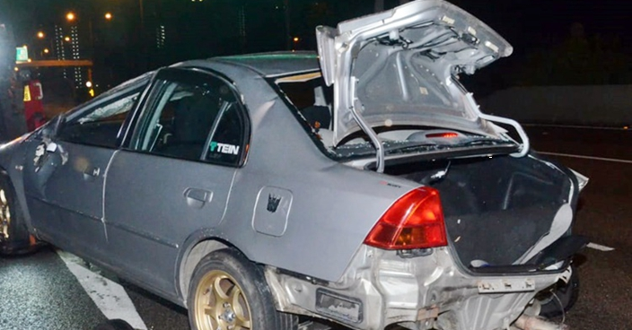 凌晨粉嶺公路有車禍 兩車失事撞壆3人受傷送院