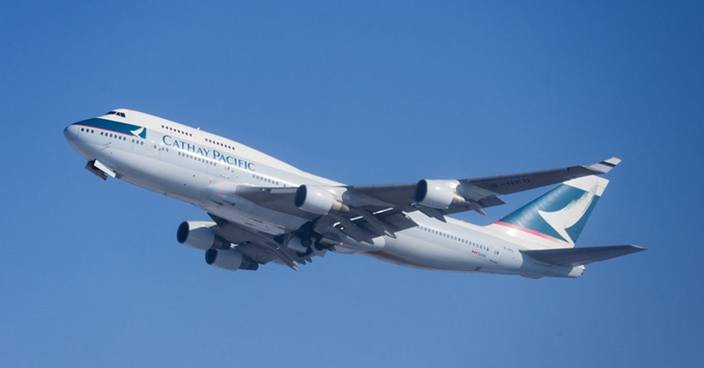 香港來往溫哥華 國泰減航班換大機