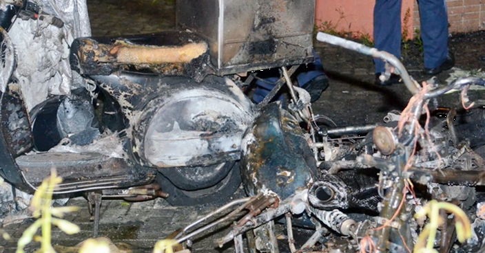 將軍澳彩明商場對開4電單車疑遭縱火 燒剩車架