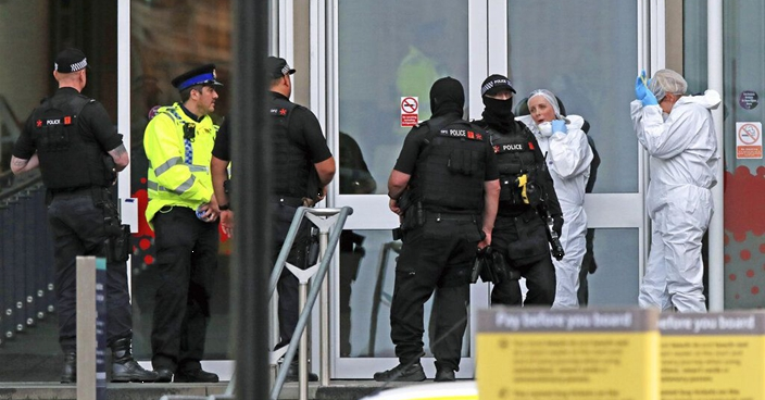 英國曼徹斯特狂漢刀刺5途人 涉恐怖主義被捕