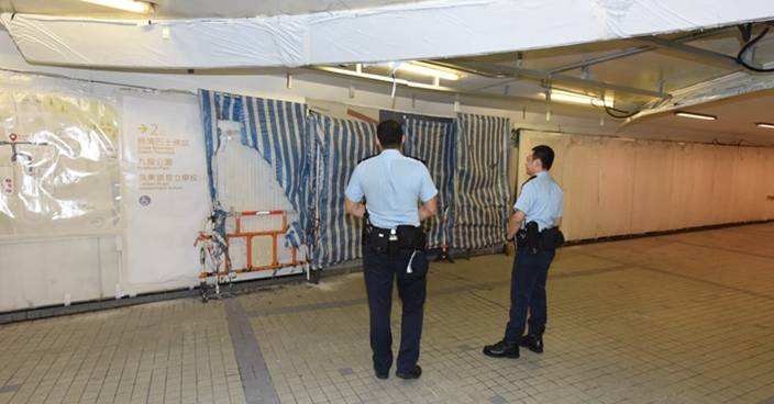 柯士甸站行人隧道疑遭縱火  燒毀帆布及膠紙