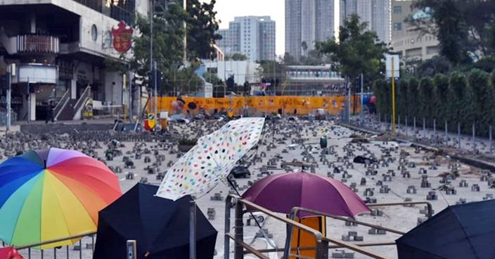 示威者堵路影響救援 消防尖東九龍塘清路障
