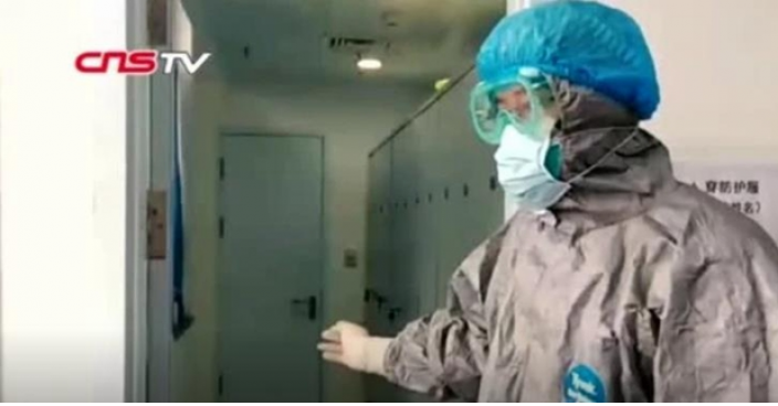 戰「疫」Vlog：從綠區到紅區，醫生實拍金銀潭病房診療全程