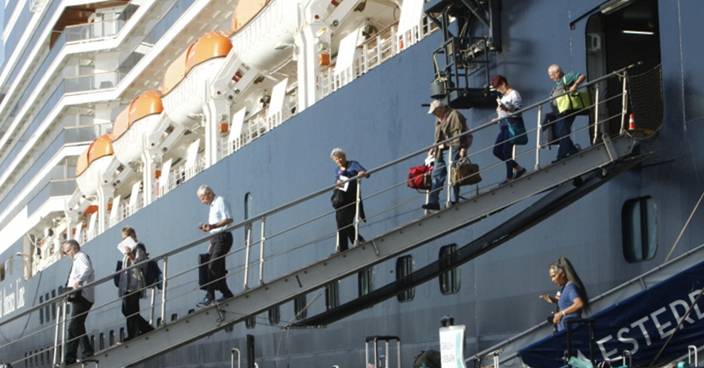 「威士丹特號」6被隔離乘客通過檢測准離開大馬