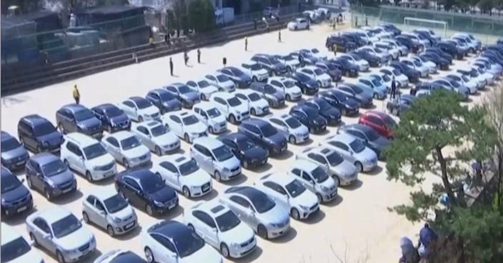 南韓教會發起汽車聚會 伸手出車外同禱告