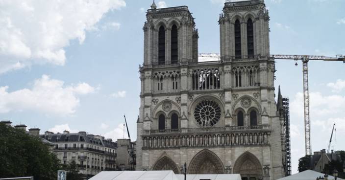 歷劫巴黎聖母院 復修工程昨重開