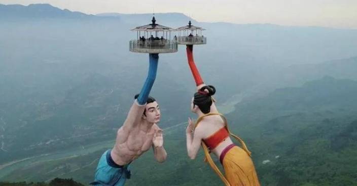 重慶「飛天之吻」網民指極醜 設計師：與原稿不一致