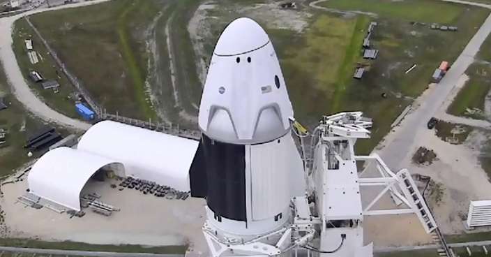 惡劣天氣打亂升空任務 SpaceX首次載人升空發射延期