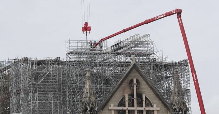 巴黎聖母院開始拆除棚架 預計需時至少3個月