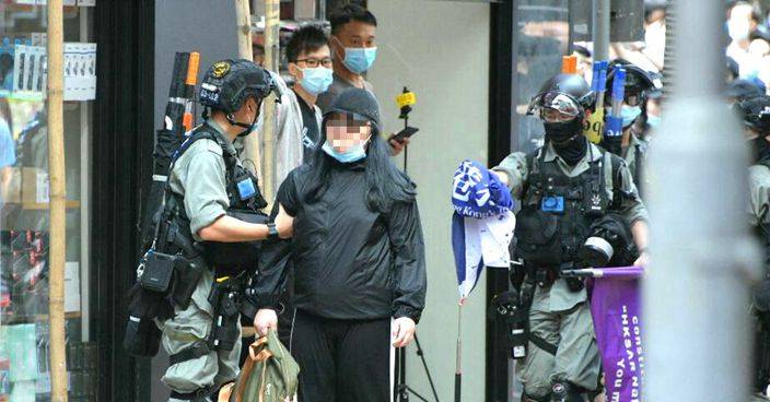 警方稱銅鑼灣3女持文宣港獨旗  涉違反《國安法》被捕