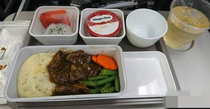 國泰航空踩過界 首推外賣飛機餐僅40元