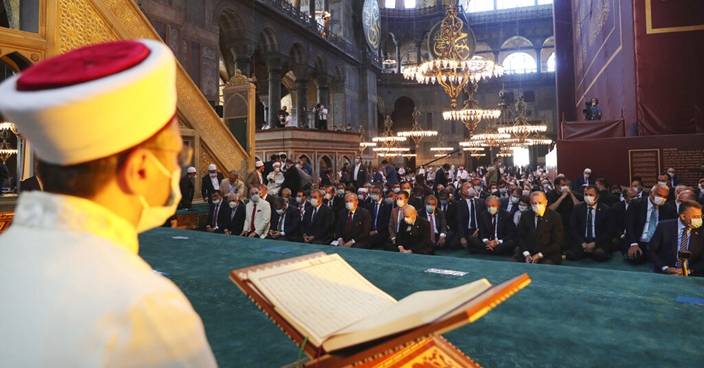 伊斯坦布爾聖索菲亞堂變回清真寺後  86年來首次舉行祈禱會