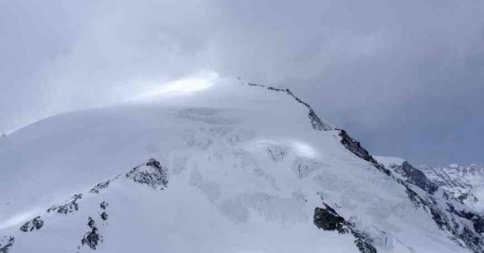 瑞士小型機阿爾卑斯山區墜毀 機上4人全罹難